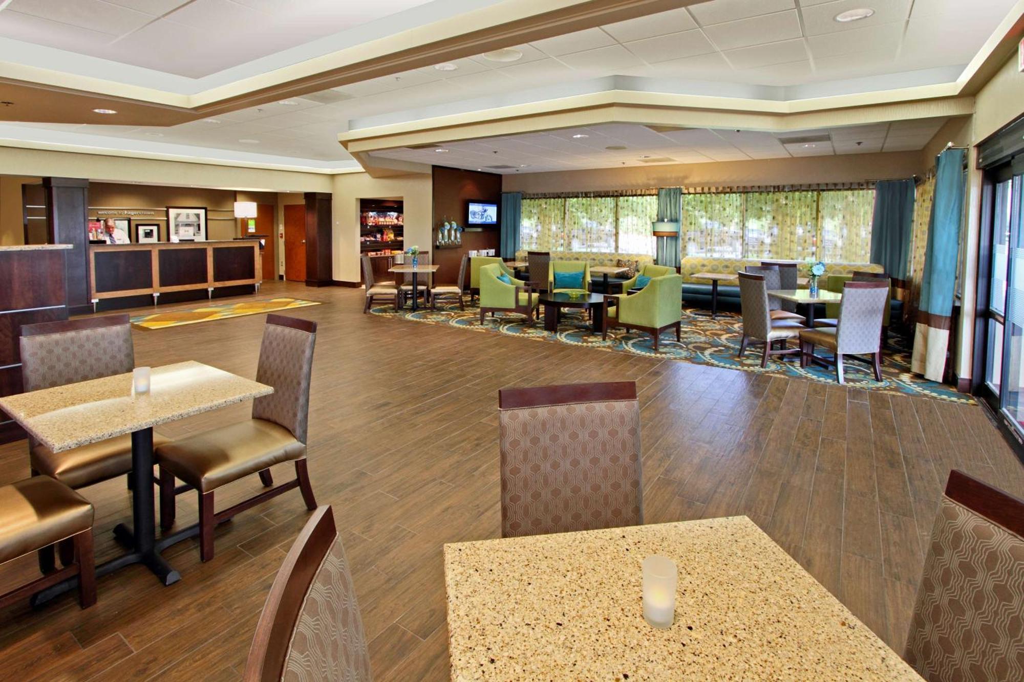 Hampton Inn Hagerstown Exterior foto